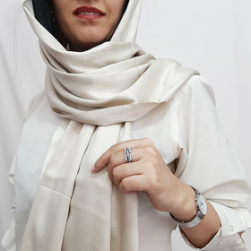 شال کرم رنگ طلای