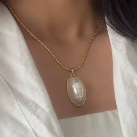 گردنبند باروک سفید زنانه