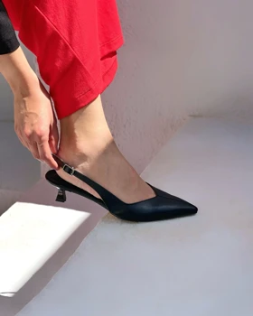 کفش پاشنه‌بلند کوتاه