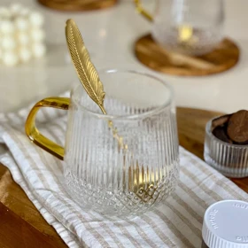 لیوان چای خوری مدل لوزی و شیاردار دسته عسلی / pa58