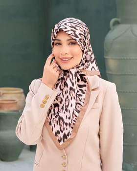 روسری کاریان ابرریشم کجراه (سایز 90) 30109