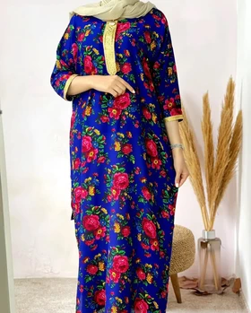 پیراهن گل‌دار کتیبه