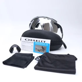 عینک برند OAKLEY کد 181402