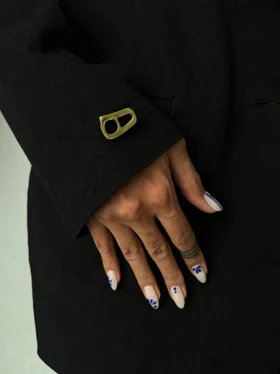 سنجاق سینه ه نیمانی