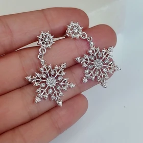 گوشواره دانه برف رنگ نقره ای قفل میخی رنگ ثابت ضدحساسیت