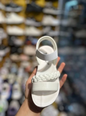 کفش صندل دخترانه مناسب روزمره و تابستانی مدل کشی