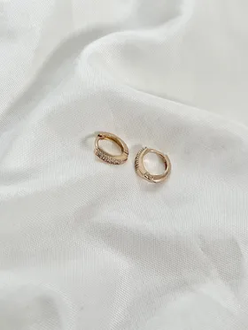 گوشواره حلقه‌ای نگین‌دار