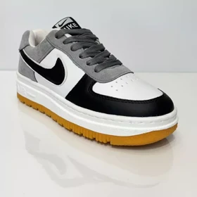 کفش راحتی نایکی مدل جردن سفید مشکی با کفی طبی