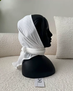 روسری خال‌خالی