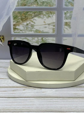 عینک آفتابی ری‌بن مدل RB8368M فریم کائوچو، عدسی پلی‌کربنات UV400