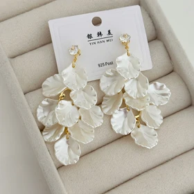 گوشواره زنانه گلبرگ بلند کد 873