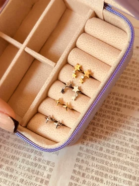 پیرسینگ گوش ستاره