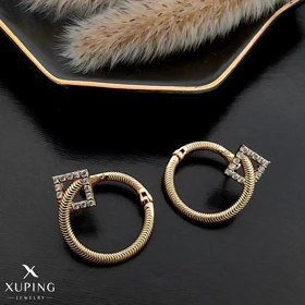 گوشواره ژوپینگ طرح مار و مربع نگین‌دار