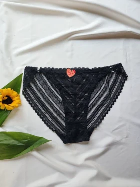 شورت تمام دانتل اروپایی D&F کد: 78890