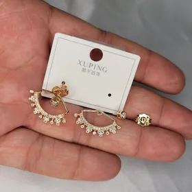 گوشواره میخی با گل میخ لاله گوش