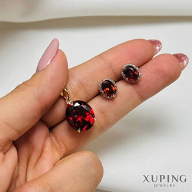 نیم ست قجری یاقوت سرخ ژوپینگ، درخشش بی نظیر در هر نگاه Xuping