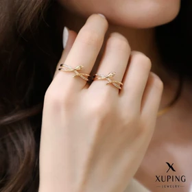 انگشتر ژوپینگ طلایی طرح مار نگین‌دار فری سایز