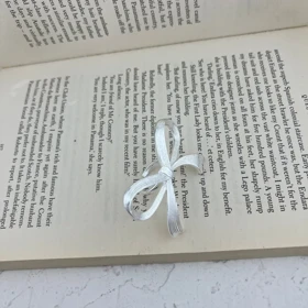 انگشتر زنانه با طرح پاپیون ظریف و دوست داشتنی