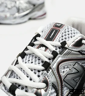 کفش کتانی مردانه و زنانه سفید مشکی NEW BALANCE 1064