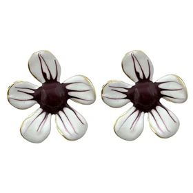 گوشواره زنانه مدل مارلیا طرح گل مینیمال با گلبرگهای سفید