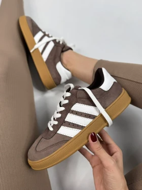 کتانی آدیداس شیکو 1275 (قهوه ای)