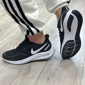 کتانی مردانه زنانه مدل نایک ایر زوم گاید nike air zoom guide رانینگ رنگ مشکی سفید