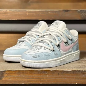 کتانی زنانه اس بی دانک