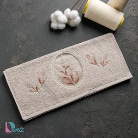 حوله دستی سرمه دوزی گندم رنگ کرم