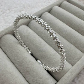 بنگل خاویاری در دو رنگ