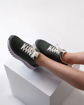 کفش اسپرت زنانه مدل Stradivarius Sneakers - SKB2203