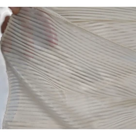 شال زنانه رنگ کرم مدل راه راه بسیار شیک