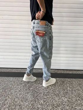 مام فیت آبی Levis زخمی