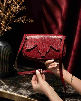 کیف چرم درب برگی قرمز ابر و بادی سنگی چرم اصل گاوی