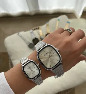 ساعت مربع اف