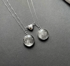 گردنبندست ماه شبتاب