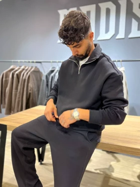 دورس نیم زیپ مشکی / برند Antioch ترکیه / باکسی