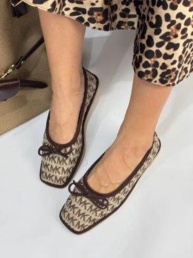 کالج پاپیونی گل رز 4313