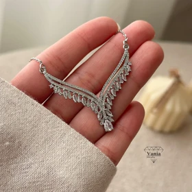 گردن‌بند میخی کوپر