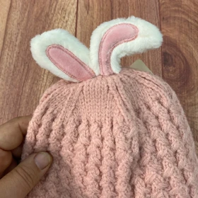 کلاه بافت گوشدار نوزادی