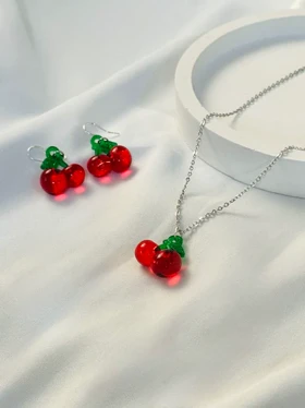 گردنبند و گوشواره گیلاس