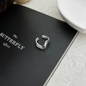 انگشتر زنانه نسیم دریا طرح مینیمال