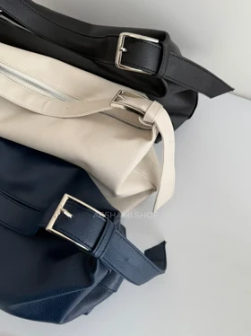 کیف بزرگ آذرین