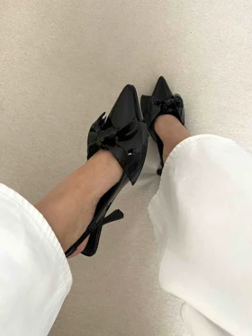کفش پاشنه‌بلند پاپیونی