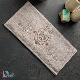 حوله دستی سرمه دوزی داماس رنگ کرم