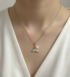 گردنبند دم وال