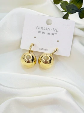 گوشواره حلقه‌ای گوی گلد مینیمال