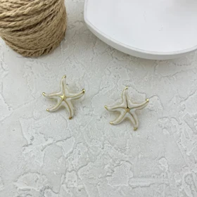 گوشواره زنانه مدل مارینا طرح ستاره دریایی با فینیش طلایی