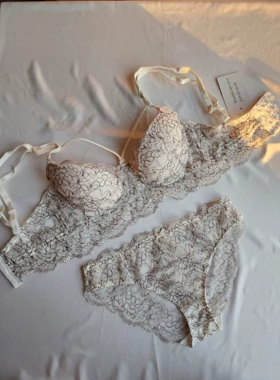 ست شورت و سوتین دانتل هارنس دار فنردار اروپایی کد: 6005