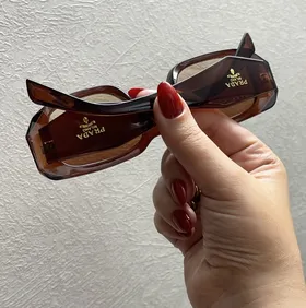 عینک پرادا (Prada) فریم مستطیلی