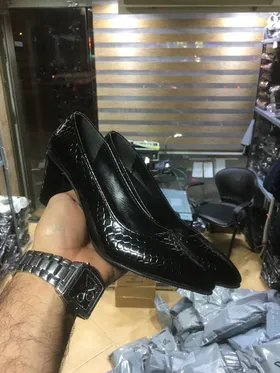 کفش مجلسی زنانه پاشنه پنج سانت ورنی زنبوری